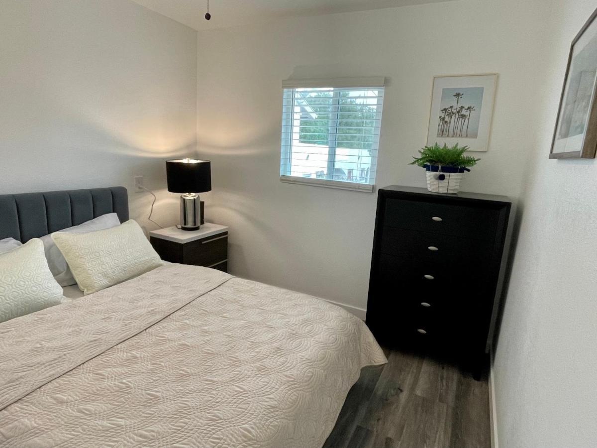 1102 French St Apartment Santa Ana Luaran gambar