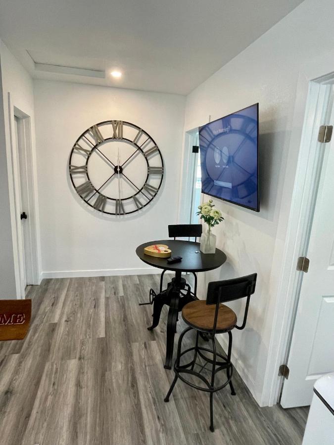 1102 French St Apartment Santa Ana Luaran gambar